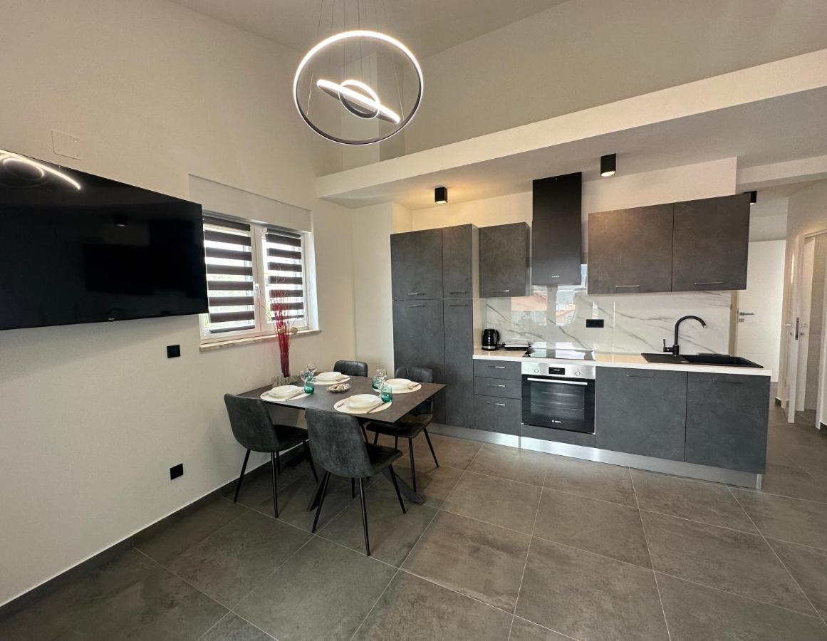 Apartments Pina Kornić Szoba fotó